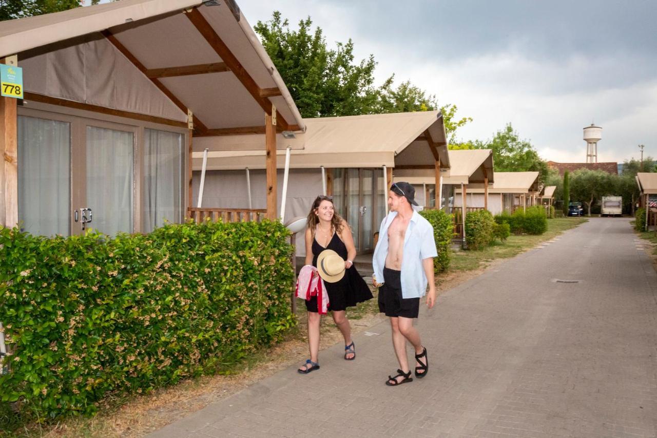 Hu Roma Camping In Town Esterno foto