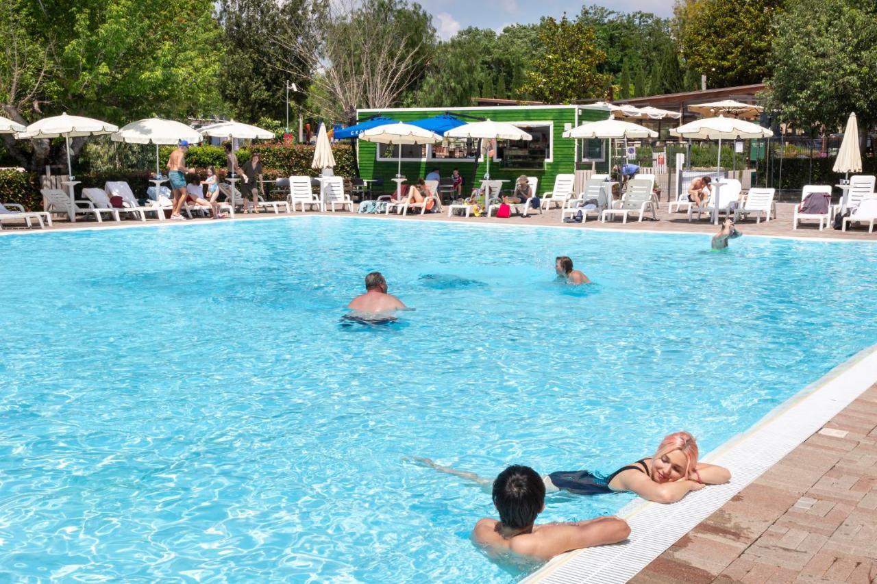 Hu Roma Camping In Town Esterno foto