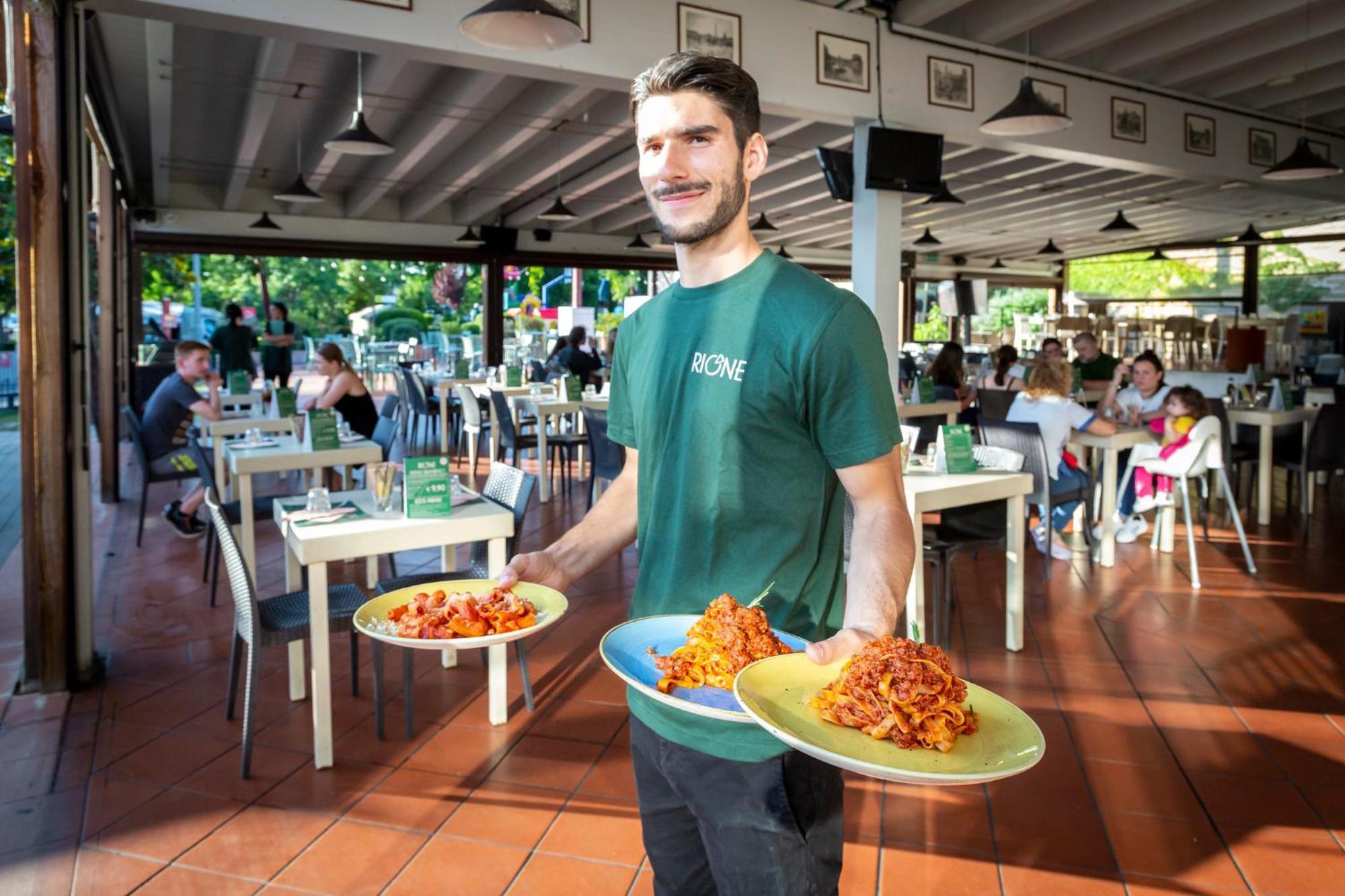 Hu Roma Camping In Town Esterno foto